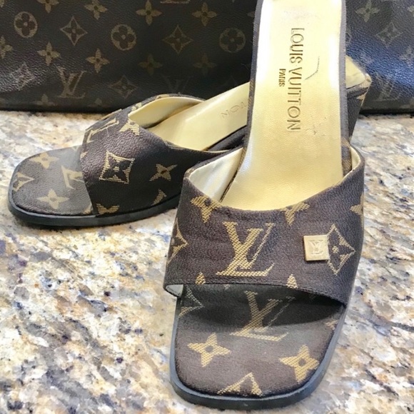 Louis Vuitton Shoes - Louis Vuitton Signature Monogram Sandals